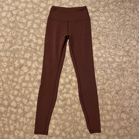 LIKE NEW! High-Waist Micro Waffle LowKey Legging in Cherry Cola by Alo Yoga XS - Picture 2 of 6